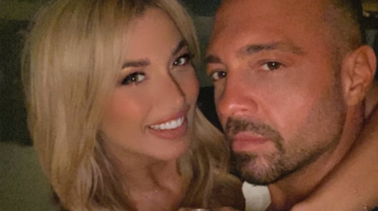 Σπυροπούλου - Σταθοκωστόπουλος: Δείτε που τους εντόπισε ο φακός να ανταλλάζουν φιλιά [εικόνες]