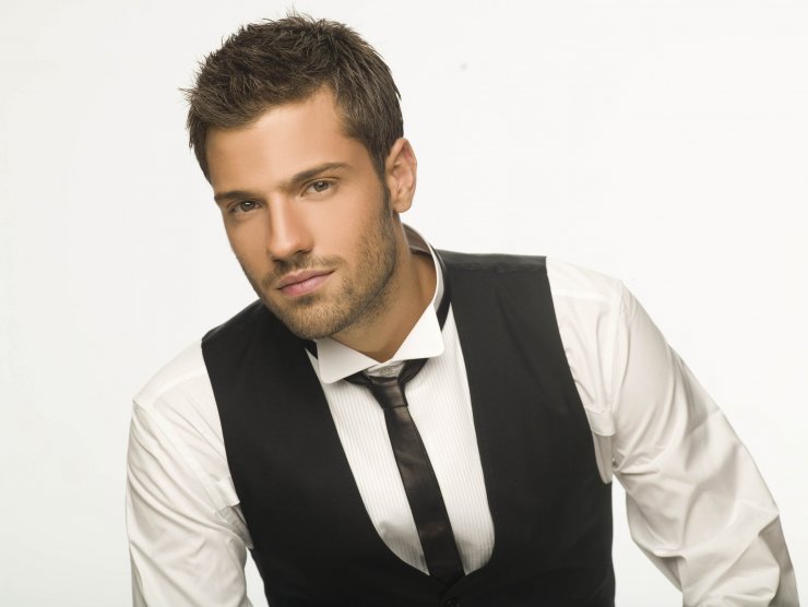 Ο Κωνσταντίνος Αργυρός μάς δείχνει πώς ήταν στην παιδική του ηλικία