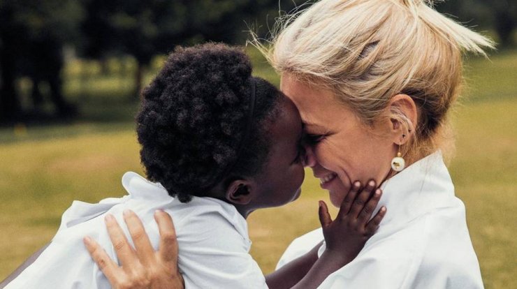 Χριστίνα Κοντοβά: Το τρυφερό στιγμιότυπο με την κόρη της να της τραγουδάει για τα γενέθλιά της! [βίντεο]