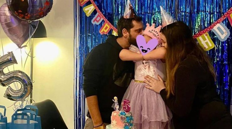 Χριστίνα Τσέλεπου – Πάνος Μακρής: Η κόρη τους μεγάλωσε και φοιτά στην πρώτη δημοτικού [εικόνα]