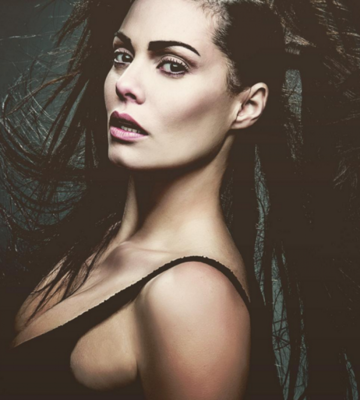 Full ακομπλεξάριστη! Η Μαρία Κορινθίου ανήρτησε την αρετουσάριστη φωτογραφία από το γυμνό εξώφυλλο που προκάλεσε αντιδράσεις!