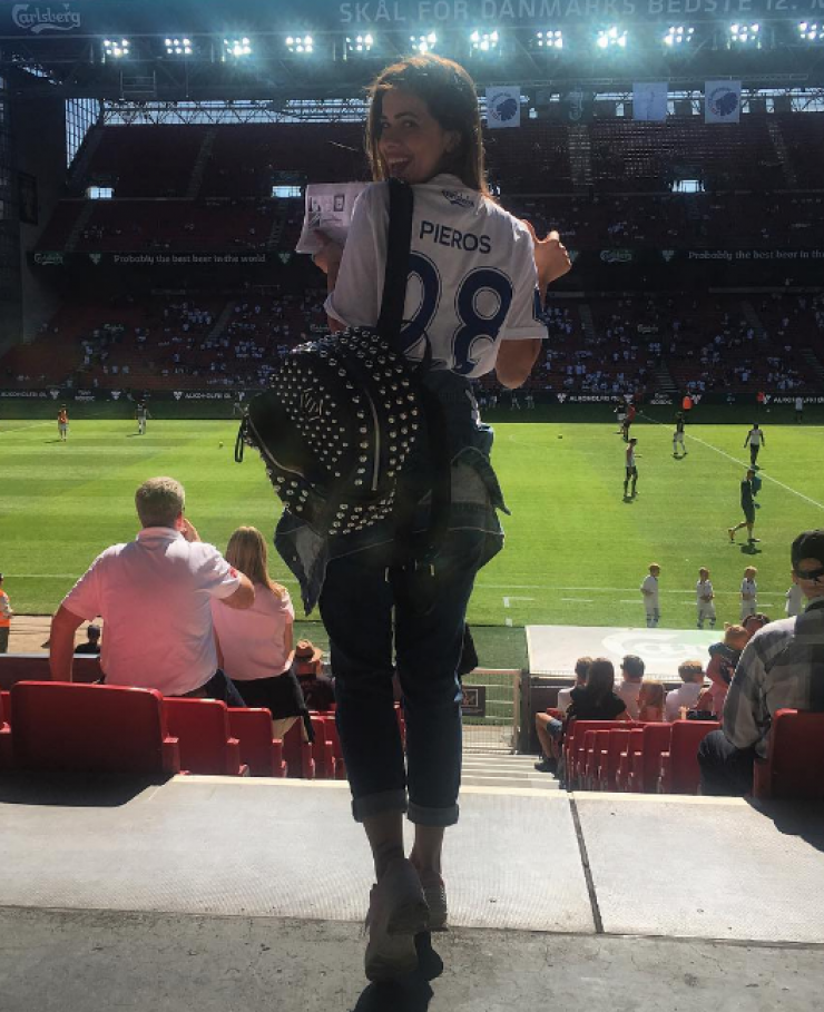 Η Μαρία Κορτζιά με τους γονείς του Πιέρου Σωτηρίου στο γήπεδο στην Κοπεγχάγη!