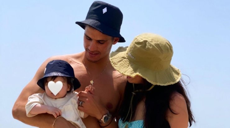 Πιέρος Σωτηρίου – Μαρία Κορτζιά: Χαλαρές στιγμές με τον γιο τους στην πισίνα!