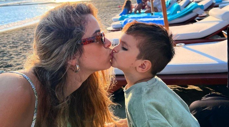 Μαρία Κορτζιά: Πήγε σε συναυλία με τον μεγάλο της γιο και χόρεψαν αγκαλιά! [βίντεο]