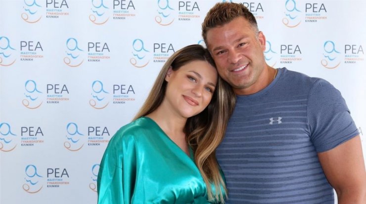 Βαλεντίνη Παπαδάκη: Η σύζυγος του Κώστα Σόμμερ φωτογραφίζεται εν ώρα θηλασμού [εικόνα]