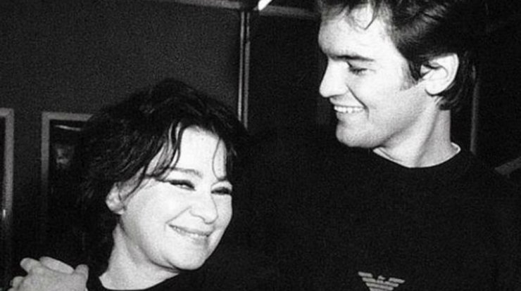 Κωνσταντίνος Καζάκος: Η ερώτηση που του κάνουν για τη μητέρα του και τον έχει κουράσει!