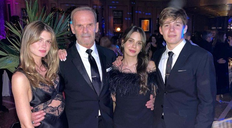 Ο Πέτρος Κωστόπουλος χορεύει με την 23χρονη κόρη του Αλεξάνδρα και “λιώνει” το instagram