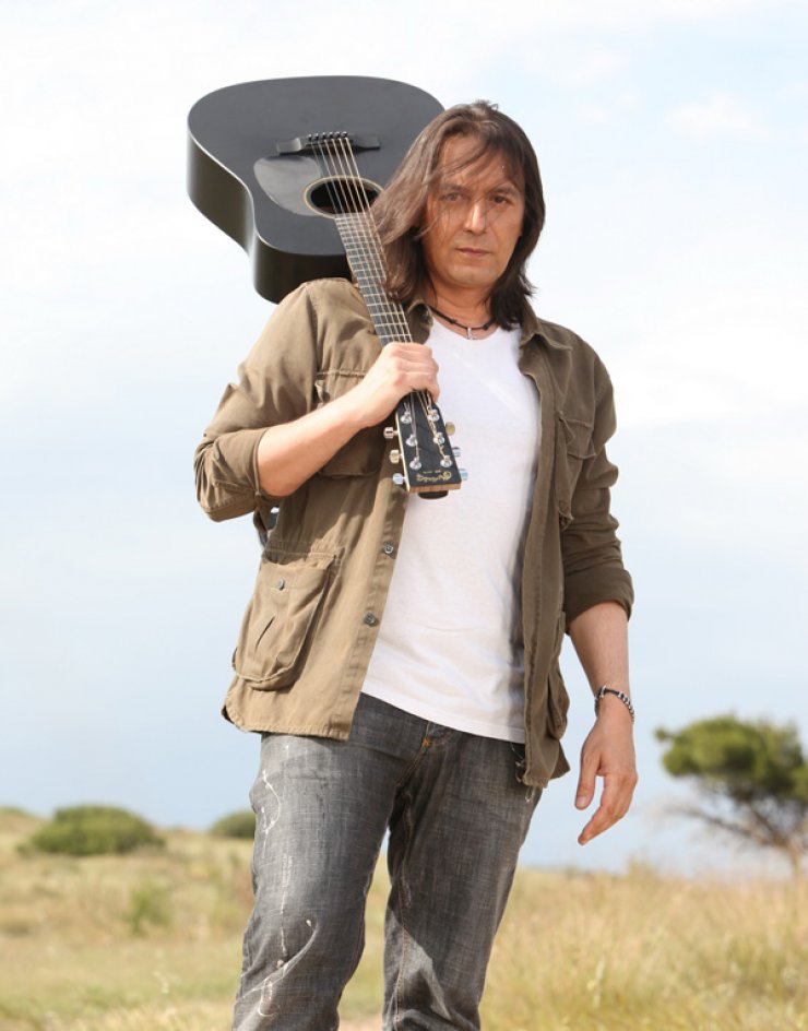 Ο Γιάννης Κότσιρας έρχεται Κύπρο!