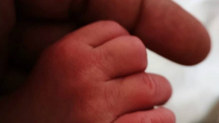 Επώνυμος Έλληνας έγινε για δεύτερη φορά μπαμπάς και μας έδειξε τον νεογέννητο γιο του!