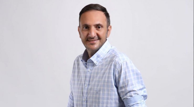 Kωνσταντίνος Κωνσταντίνου: Μας συστήνει πρώτη φορά την αδερφή του με αφορμή τα γενέθλια της