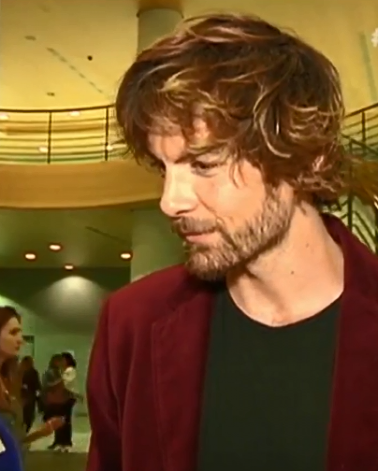 Αυτός ο γοητευτικός ηθοποιός είναι ο νέος σύντροφος επώνυμης Ελληνίδας! [εικόνες & βίντεο]