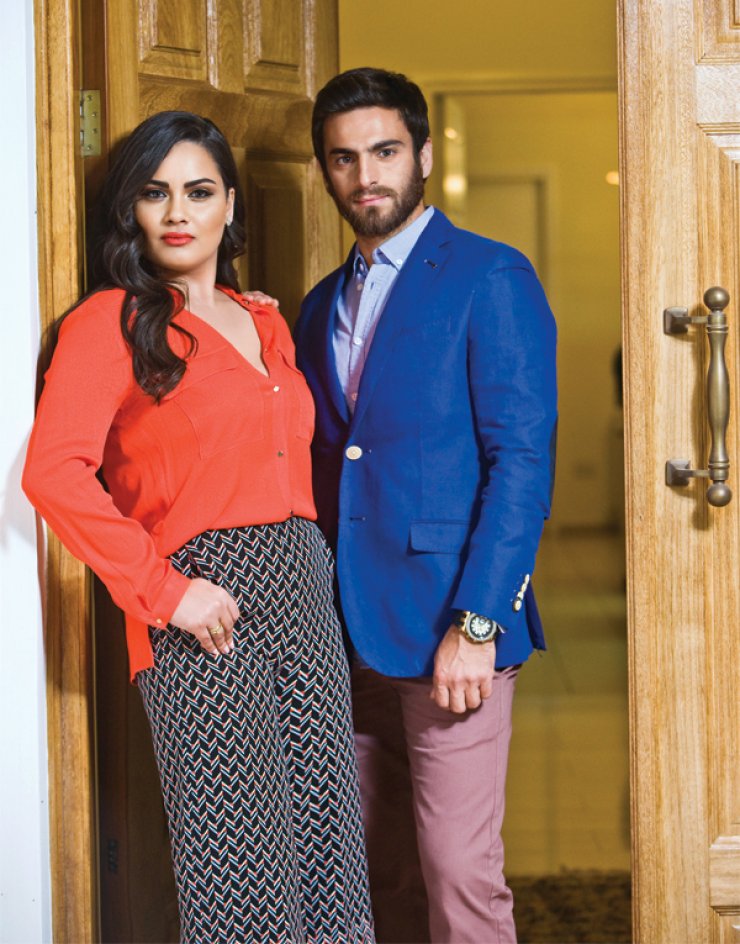 Κούλλης - Ονόφρη Παύλου: Μας δείχνουν πρώτη φορά το προσωπάκι του γιου τους