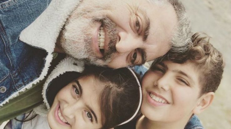 Κούλλης Νικολάου: Τα υπέροχα στιγμιότυπα με τα παιδιά του που λατρέψαμε! [εικόνες]