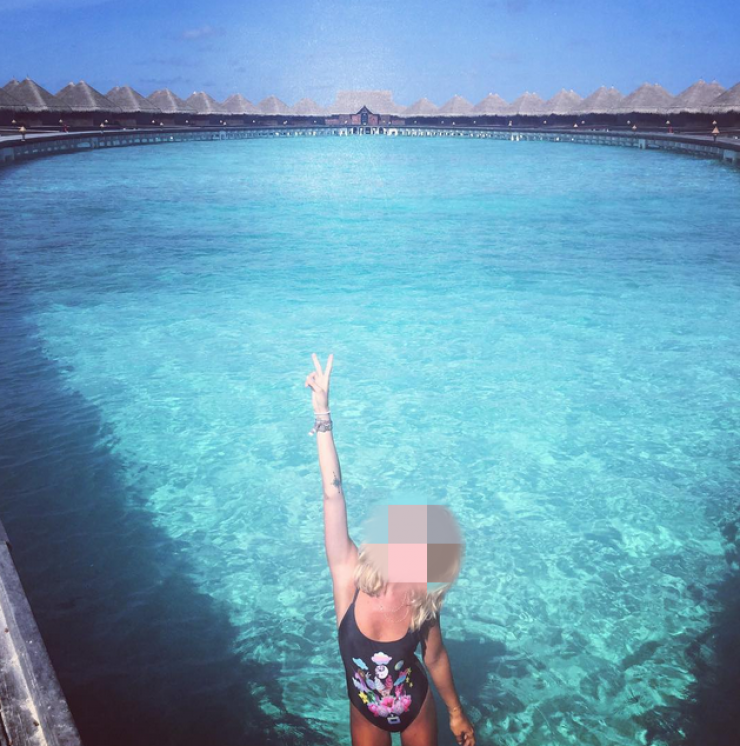 Επώνυμη Κύπρια ποζάρει σε αυτό το ειδυλλιακό τοπίο!