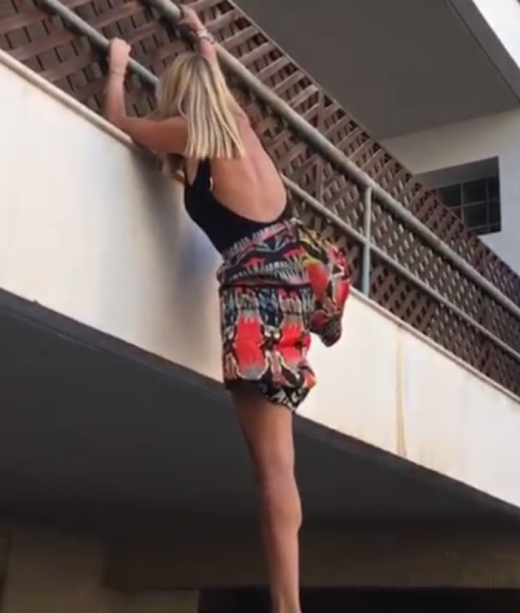 Κύπρια socialite κλειδώθηκε έξω και προσπάθησε να σκαρφαλώσει από το μπαλκόνι!