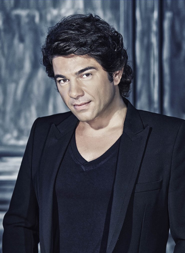 Νίκος Κουρκούλης: Το συγκηνητικό μήνυμα του τραγουδιστή για την κόρη του και τον γιο του