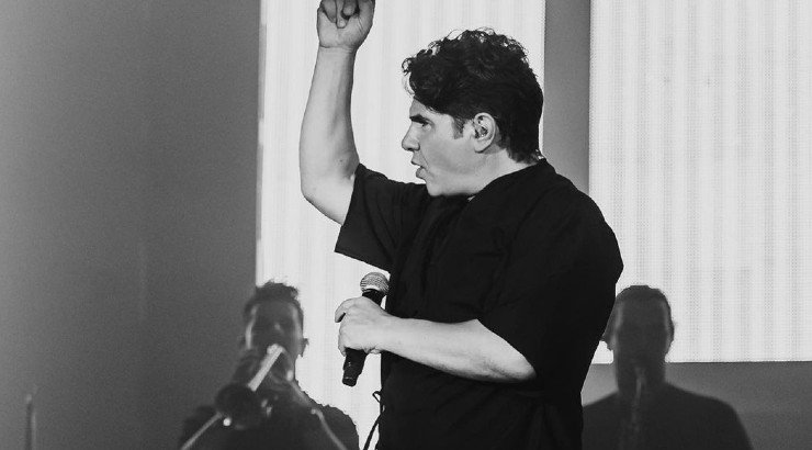 Πιάστηκαν στα χέρια σε εμφάνιση του Νίκου Κουρκούλη!