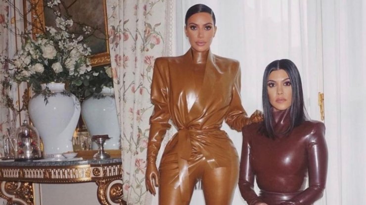 Kim Kardashian: Με αυτές τις αδημοσίευτες εικόνες ευχήθηκε στην αδερφή της, Kourtney, για τα γενέθλιά της