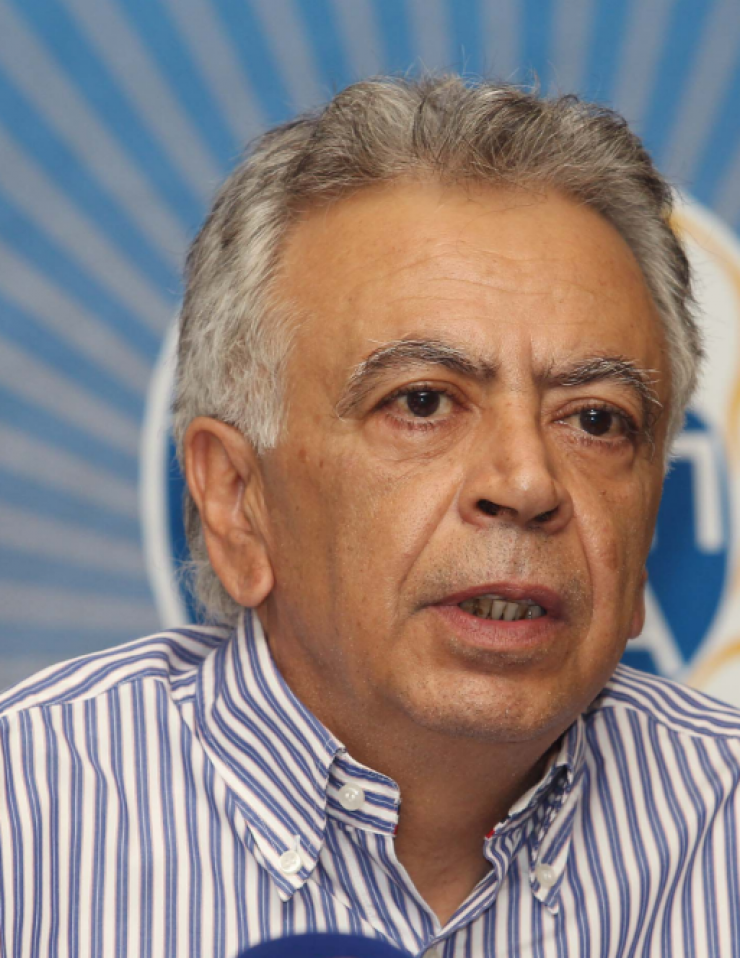 Κωστάκης Κουτσοκούμνης: Αγκαλιές, φιλιά και πιασμένος χέρι-χέρι με την σύντροφο του!