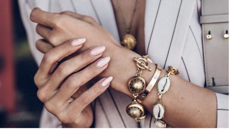 Αυτά τα αξεσουάρ θα κυριαρχήσουν στα καλοκαιρινά outfit μας