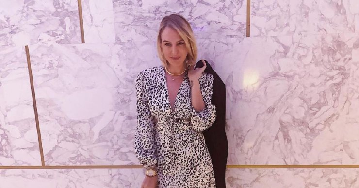 Πώς να φορέσεις την denim φούστα σύμφωνα με την Σύλβια Μαυροπούλου 