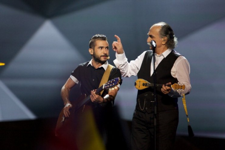 Το τρυφερό φιλί του Ηλία Κόζα στην αγαπημένη του μετά τον τελικό!