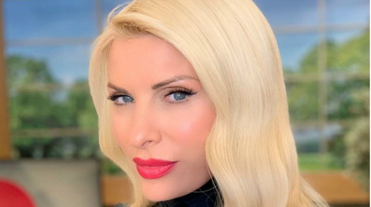 5 κραγιόν για να αντιγράψεις το look της Ελένης Μενεγάκη