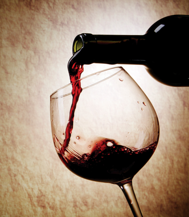 100 κρασιά από όλο τον κόσμο σας περιμένουν να τα δοκιμάσετε! 