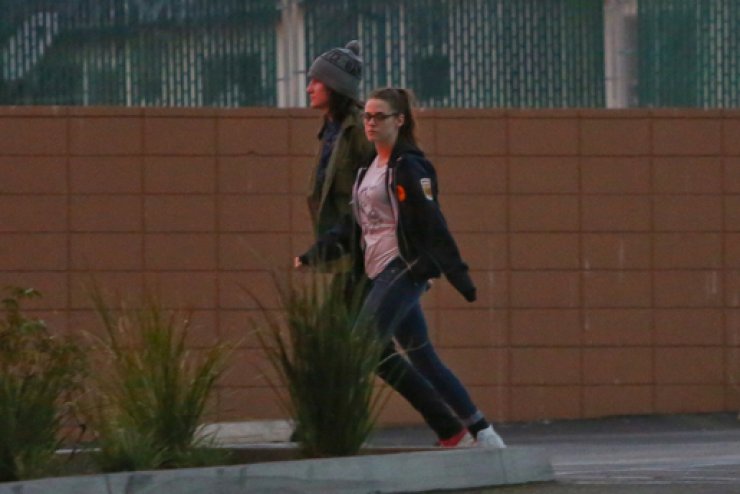 Kristen Stewart: Μόνη για την γιορτή των Ευχαριστιών