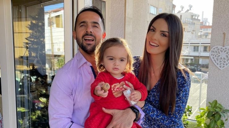 Κρίστη Αγαπίου: Το πιο cute στιγμιότυπο που απαθανάτησε τον σύζυγό της με την κόρη τους [βίντεο]