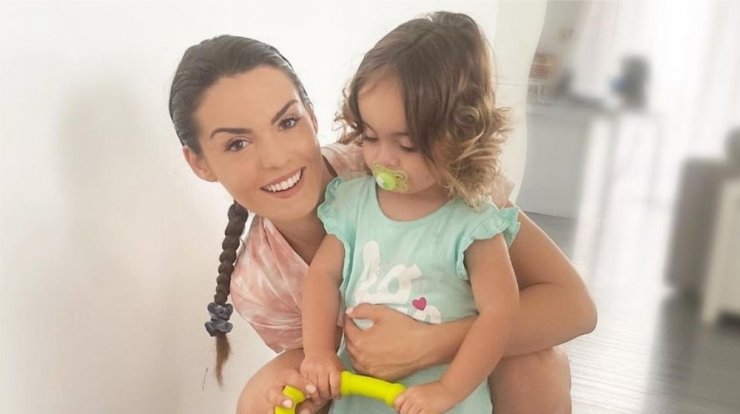 Κρίστη Αγαπίου: Αυτή είναι η αγαπημένη εικόνα της κόρης της από τη βάπτισή της 