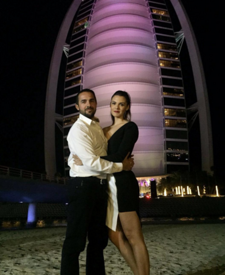 Κρίστη Αγαπίου: Δείτε την να κάνει acroyoga με το σύντροφό της!