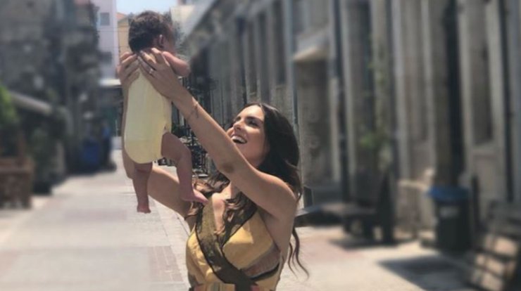 Κρίστη Αγαπίου: Τα πιο μαγικά στιγμιότυπα με τη μικρή Ελύσια!