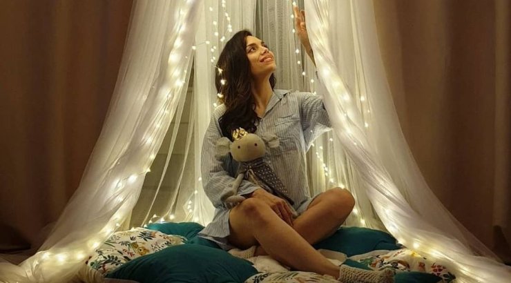 Κρυσταλλία: Είδαμε το προσωπάκι του νεογέννητου γιου της [εικόνες]