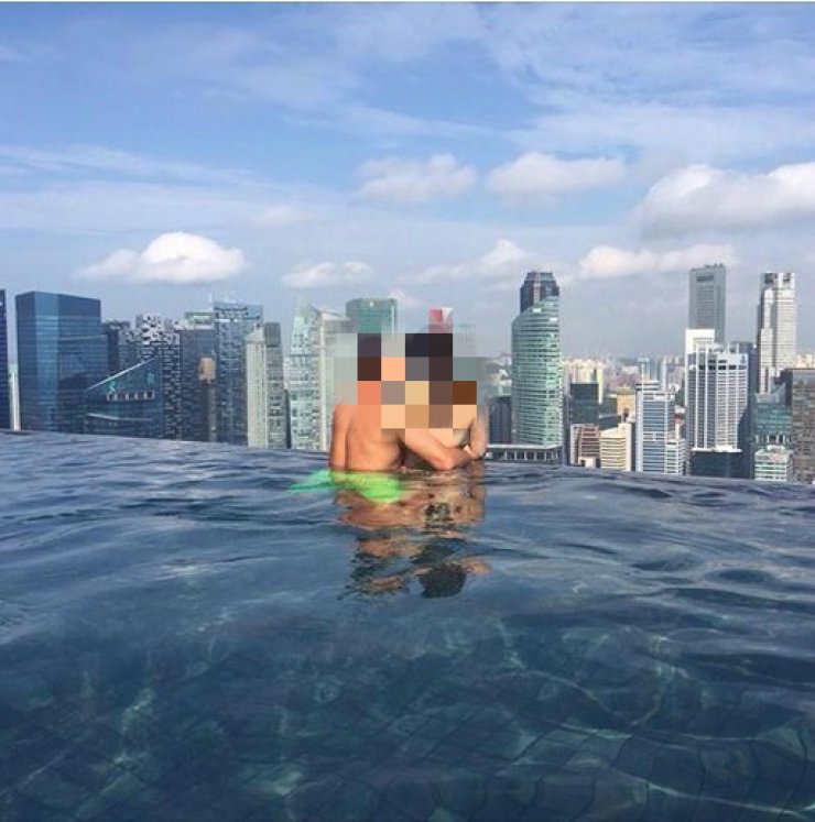 Επώνυμο ζευγάρι της κυπριακής showbiz απόλαυσε τη συγκεκριμένη θέα στη Σιγκαπούρη