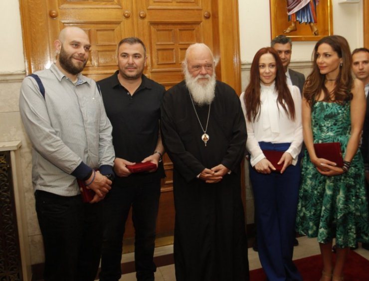 The Voice: Κι όμως πριν τον τελικό, οι coaches πήραν την ευχή του Ιερώνυμου