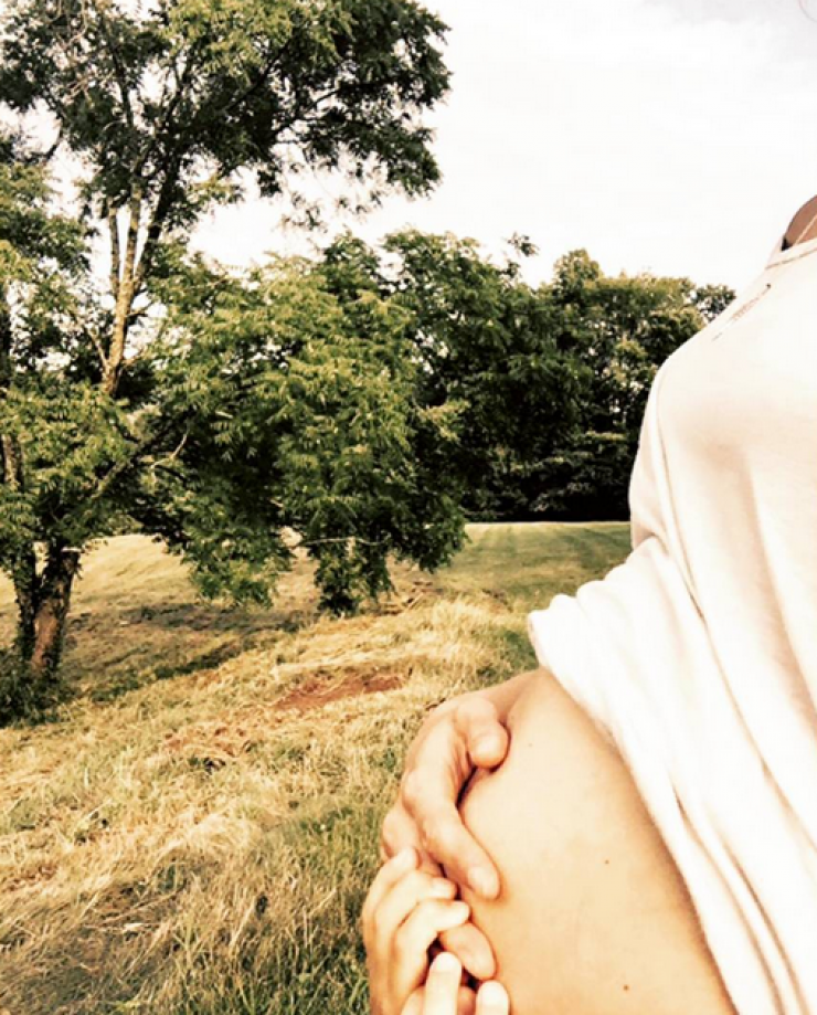 Οι πρώτες φωτογραφίες διάσημου μοντέλου με φουσκωμένη κοιλίτσα!