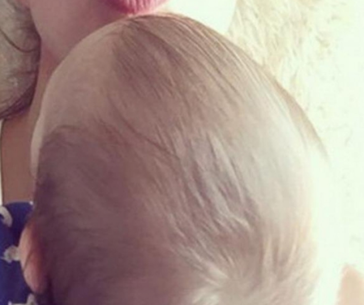 Οι τρυφερές στιγμές επώνυμης με το μωράκι της!