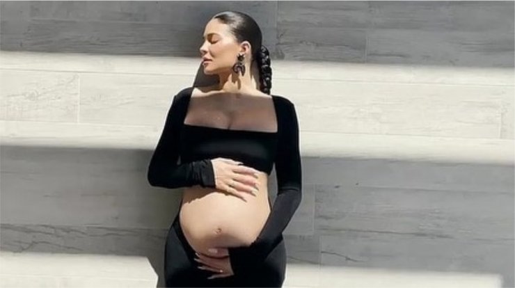 Kylie Jenner: Επιβεβαίωσε τη δεύτερη εγκυμοσύνη της στο instagram [βίντεο]
