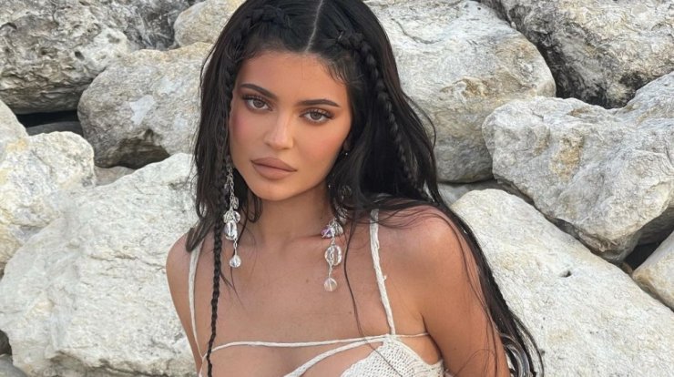  Η Kylie Jenner ανακοίνωσε πως έρχεται το "Kyliebaby" [εικόνα]