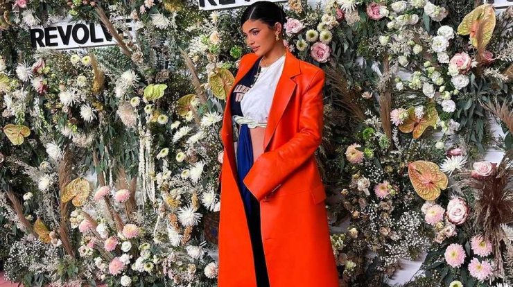 Kylie Jenner: Έκανε την πιο σέξι εμφάνιση με see-through jumpsuit σε προχωρημένη εγκυμοσύνη! [εικόνα]