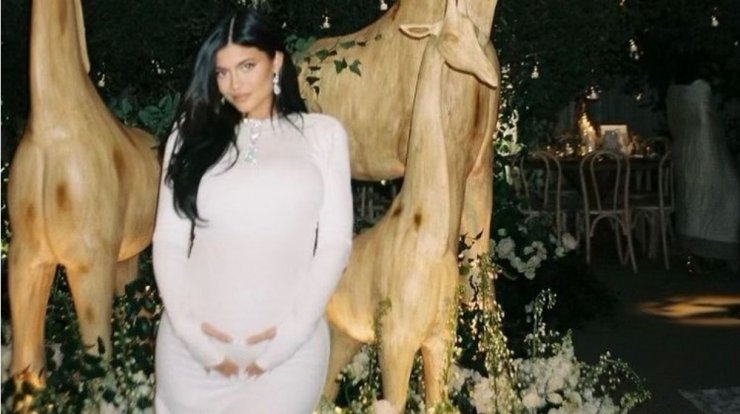 Kylie Jenner: Το baby shower υπερπαραγωγή λίγο πριν γεννήσει! [εικόνες]