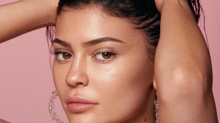 Η Kylie Jenner λανσάρει σειρά skincare