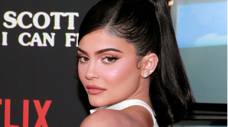H Kylie Jenner φόρεσε μια ολόσωμη φόρμα Asos