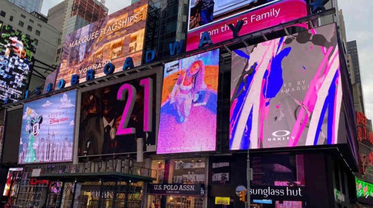 Η Κύπρια που βρέθηκε σε billboard στην Times Square στη Νέα Υόρκη!