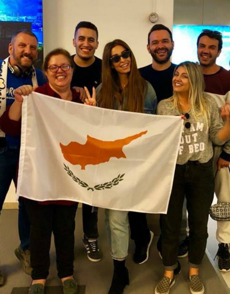 Η κυπριακή αποστολή στην Eurovision επέστρεψε στην Κύπρο – Οι πρώτες τους δηλώσεις στο αεροδρόμιο! [βίντεο]