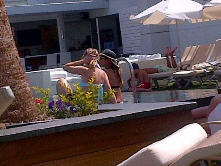 Ποιες επώνυμες Κύπριες έκαναν μπάνιο στο Olympic Residence Towers;