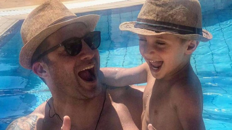 Κυριάκος Πελεκάνος: Τραγουδάει με τον γιο του, Κριστιάν και τους λατρέψαμε! [βίντεο]