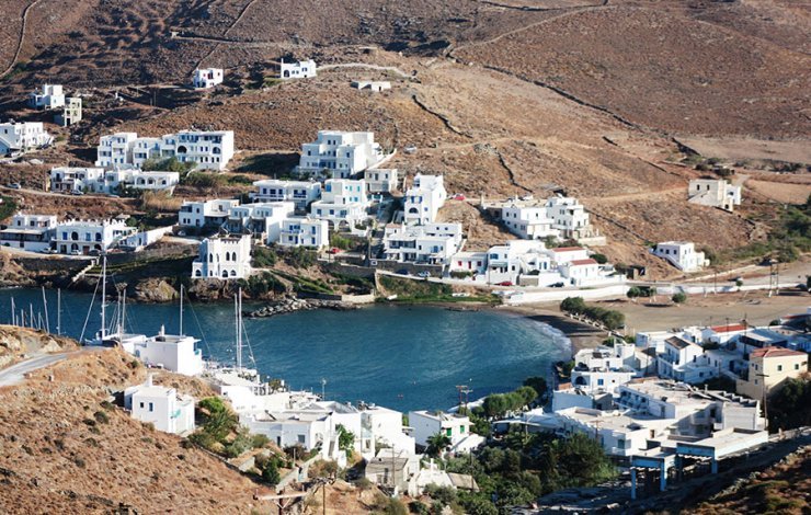 Παντρεύτηκε κρυφά επώνυμος Έλληνας στην Κύθνο