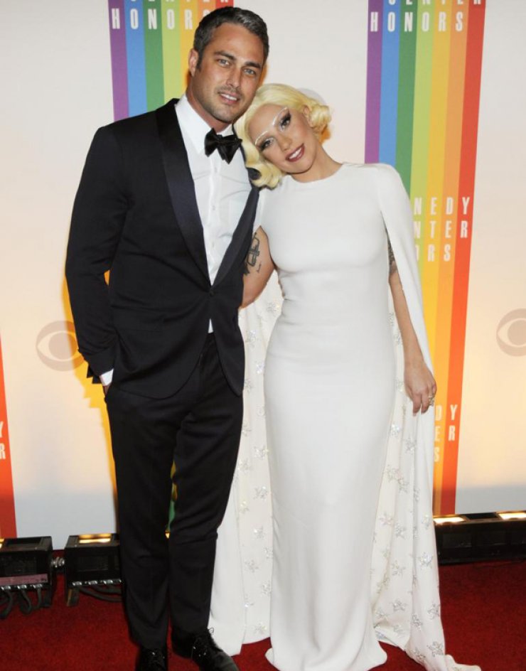 Πρόταση γάμου έκανε στην Lady Gaga ο αγαπημένος της, Taylor Kinney